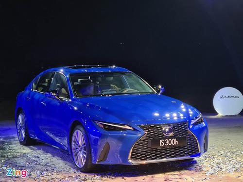 Lexus IS 2021 ra mắt 3 phiên bản mới tại Việt Nam