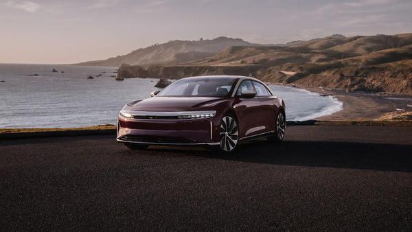 Lucid Air Grand Touring Performance 2022 ra mắt với động cơ mạnh 1.050 mã lực