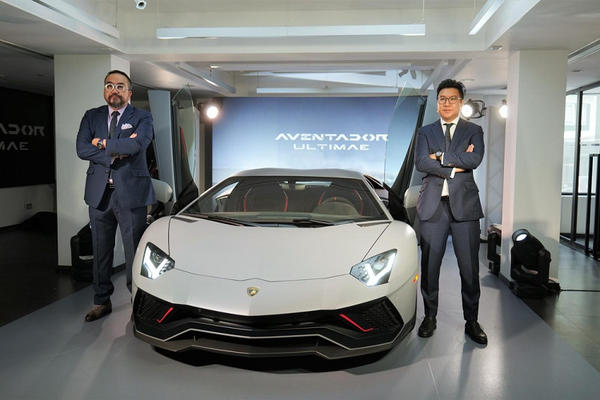 Siêu phẩm Lamborghini Aventador LP780-4 Ultimae 24 tỷ cho đại gia Hồng Kông