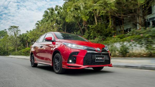 Toyota Vios giảm giá nhằm giành lại ngôi vương phân khúc