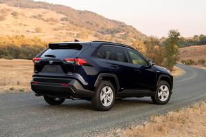 Toyota RAV4 2021 dòng xe ăn khách nhất của Toyota