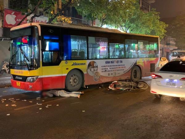 Người đàn ông trung niên điều khiển xe máy bị bánh xe buýt cán qua người, tử vong tại chỗ