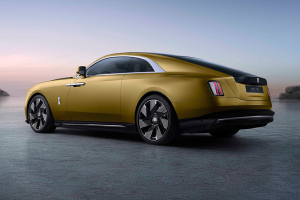 Ngắm mẫu xe điện đầu tiên của Rolls-Royce, đi được 520km/lần sạc