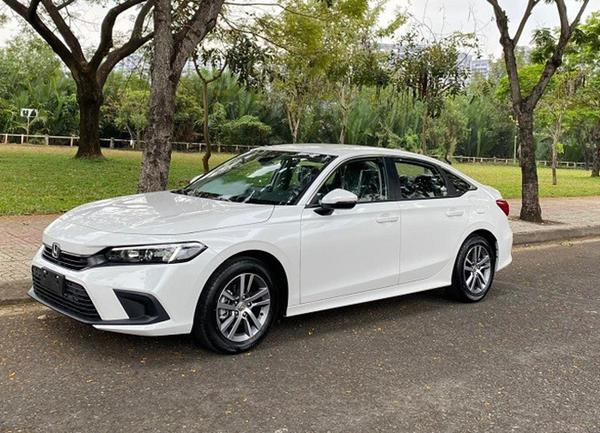 Honda Civic bản E có mặt tại đại lý, giá bán 730 triệu đồng