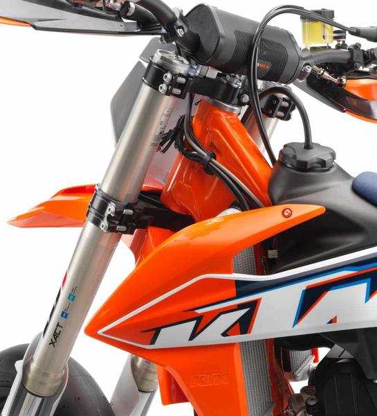 KTM 450 SMR 2022 chính thức ra mắt, ngoại hình "lột xác" đầy ấn tượng