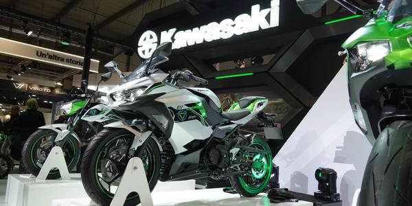 Mẫu mô tô thể thao chạy điện đầu tiên của Kawasaki đã sẵn sàng ra mắt