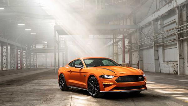 Ford Mustang tiếp tục đứng đầu về doanh số phân khúc xe thể thao năm 2020