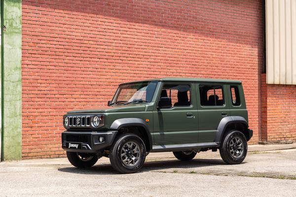Ngắm Suzuki Jimny bản 5 cửa cực chất sắp về Việt Nam