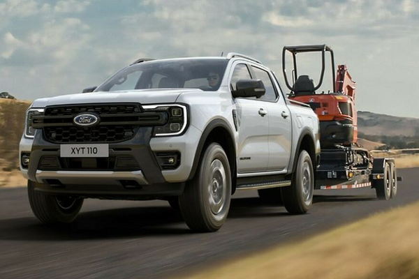 Bán tải Ford Ranger lộ diện bản hybrid 2025, chạy 45 km không ngốn xăng, thách thức Tesla