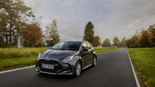 Chi tiết về Mazda2 Hybrid vừa ra mắt với khả năng tiết kiệm nhiên liệu tối ưu