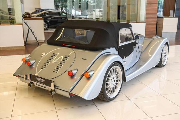 Chi tiết Morgan Plus Six 2022 giá 8,2 tỷ đồng tại Việt Nam