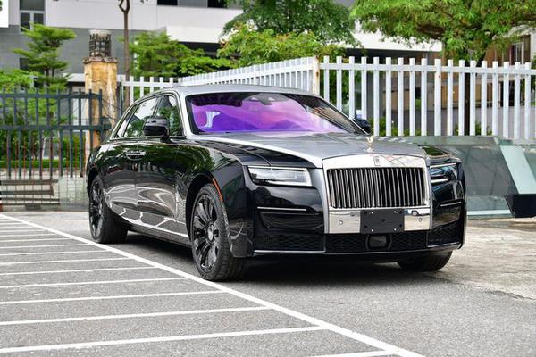 Khám phá Rolls-Royce Ghost EWB 2021 vừa cập bến tại Việt Nam