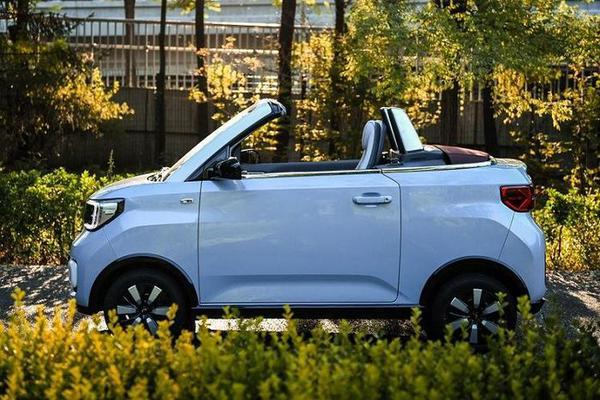 Chi tiết Wuling Hongguang Mini EV Cabrio 2023 mui trần với giá 331 triệu đồng