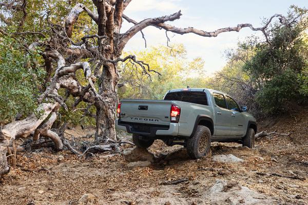 Toyota Tacoma TRD Pro 2022 sở hữu màu sơn mới độc quyền