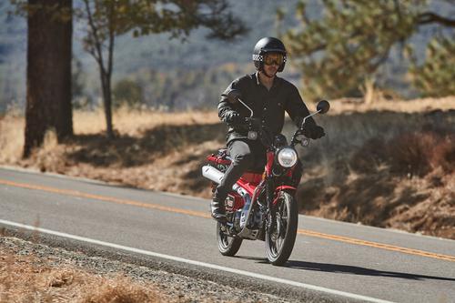 Honda Trail 125 2021 được xem là mẫu xe có thể di chuyển trên mọi địa hình