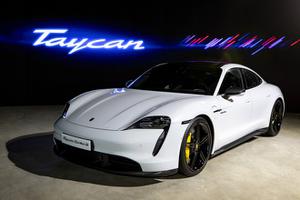 Porsche Taycan điện đã có mặt tại thị trường Việt Nam