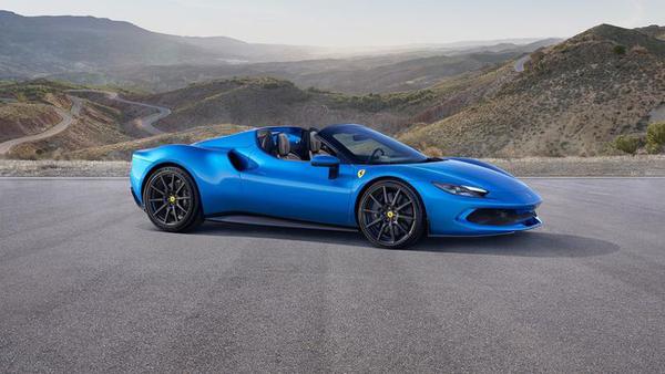 Xe mui trần Ferrari 296 GTS ra mắt với công nghệ hybrid mạnh 830 mã lực