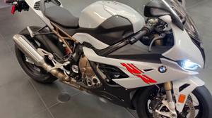 Chi tiết về dòng xe S 1000 RR Hockenheim Silver Metallic của nhà BMW Motorrad.