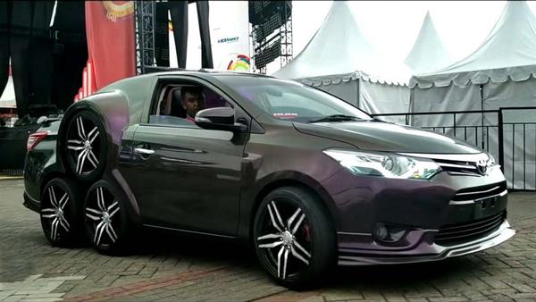 Toyota Vios phiên bản độ lên đến 8 bánh xe gây khó hiểu