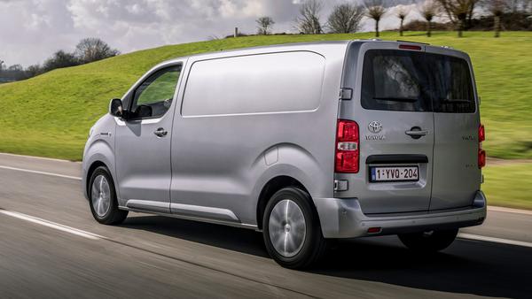 Xe van điện Toyota Proace Electric 2021 mới với phạm vi hoạt động đến 205 dặm