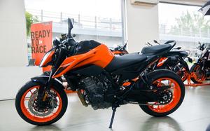 KTM 790 Duke có sức mạnh 105 mã lực, giá bán 340 triệu đồng tại Việt Nam