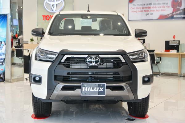 Toyota Hilux 2023 dự kiến sẽ ra mắt trong tháng 3 tới,giá tăng gần 180 triệu đồng