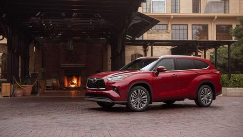 Toyota đăng ký tên gọi mới, dự kiến sẽ có một mẫu SUV cỡ lớn xuất hiện