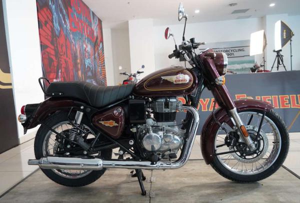 Chiêm ngưỡng Royal Enfield Bullet 350 2024 giá hơn 124 triệu đồng