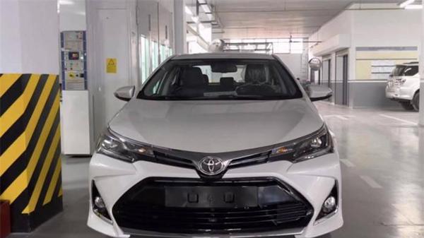 Toyota Corolla Altis 2022 nhận cọc tại đại lý, chờ ngày ra mắt chính thức