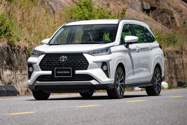 Toyota Veloz và Avanza tăng giá bán, liệu sẽ "yếu thế" trước Mitsubishi Xpander ?