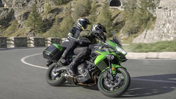 Kawasaki Versys 650 2022 ra mắt với giá 315 triệu đồng