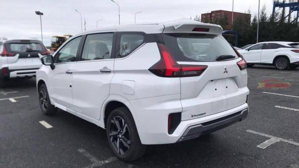 Mitsubishi Xpander 2022 bất ngờ xuất hiện tại cảng Việt Nam