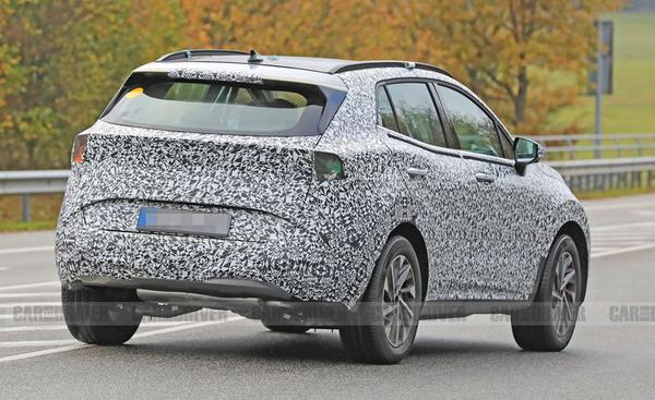 Phát hiện Kia Sportage phiên bản mới với thiết kế khác lạ, đèn pha thú vị