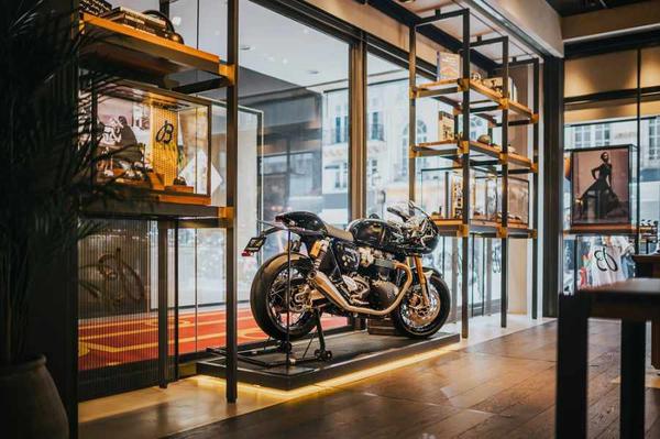 Triumph kết hợp với Breitling từ năm 2021 hứa hẹn cho ra đời những sản phẩm đặc biệt