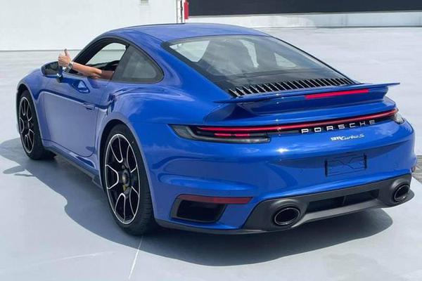 Porsche 911 Turbo S cập bến Việt Nam với màu sơn độc nhất