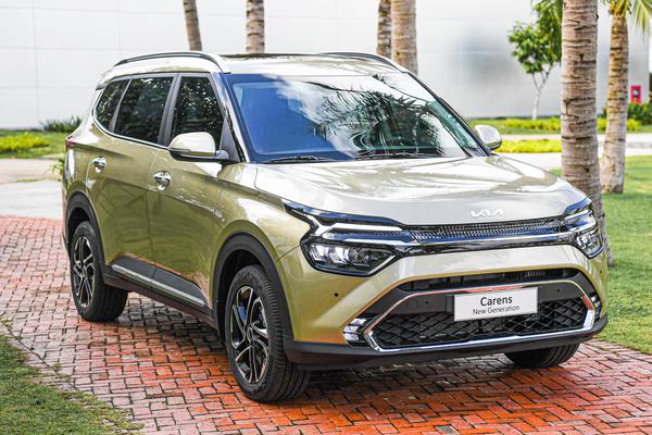 Cận cảnh Kia Carens phiên bản đắt nhất, dùng động cơ diesel có giá 859 triệu đồng