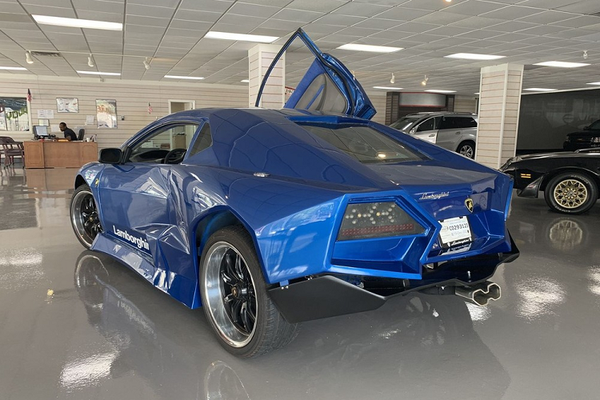 Honda Civic "hàng nhái" Lamborghini Aventador giá 571 triệu đồng