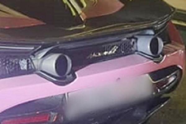 McLaren 720S Spider màu hồng cá tính xuất hiện tại Lào Cai