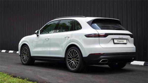 Porsche Cayenne lắp ráp rẻ hơn xe nhập khẩu đến 620 triệu đồng