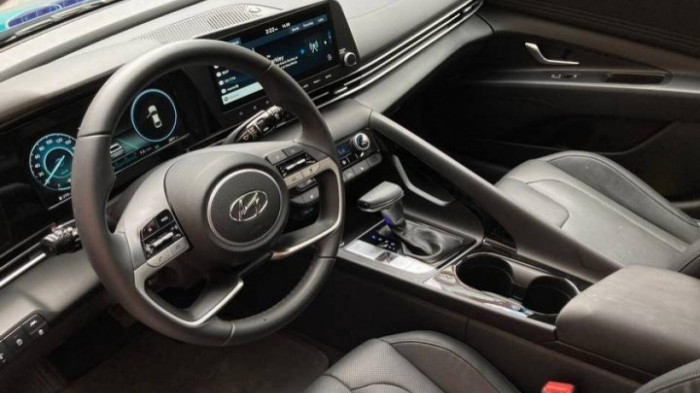 Hyundai Elantra 2022 chính thức ra mắt với ngoại hình sang trọng hơn