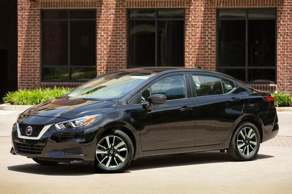 Nissan Versa 2022 ra mắt với giá gần 350 triệu đồng