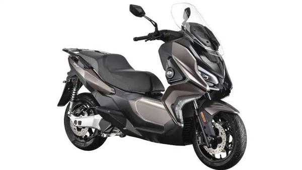 Xe máy điện Trung Quốc với thiết kế hầm hố, "ngập tràn" công nghệ