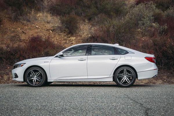 Top 10 ô tô Nhật Bản tốt nhất năm 2022, Honda Accord Hybrid chiếm thế thượng phong