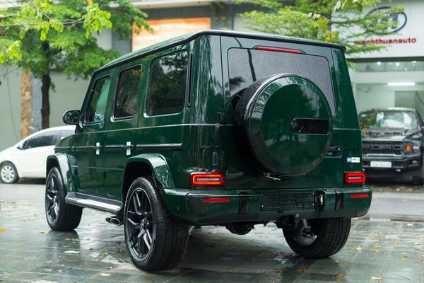 Cận cảnh Mercedes-AMG G 63 2022 màu hiếm Deep Green về Việt Nam với giá 14,8 tỷ đồng
