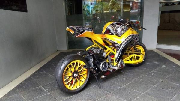 Honda Vario 125 "biến hóa" thành siêu robot Bumblebee trong Transformer
