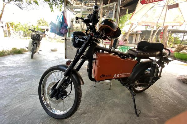 Xe máy điện Dat Bike Weaver với bản độ phong cách tracker