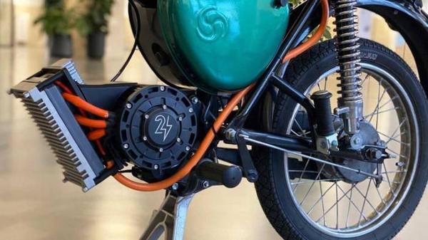 Xe máy Simson huyền thoại được biến đổi thành bản chạy điện