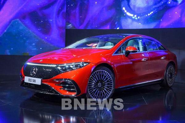Mercedes-Benz Việt Nam giới thiệu phiên bản sedan EQS thuần điện với phạm vi hoạt động gần 800km/lần sạc