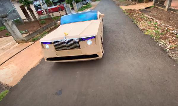 Xe sang Rolls-Royce làm từ bìa carton của nhóm bạn tại Việt Nam lên báo nước ngoài