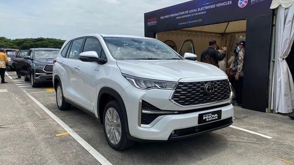Toyota thế hệ mới sẽ bán song song với bản cũ tại Việt Nam